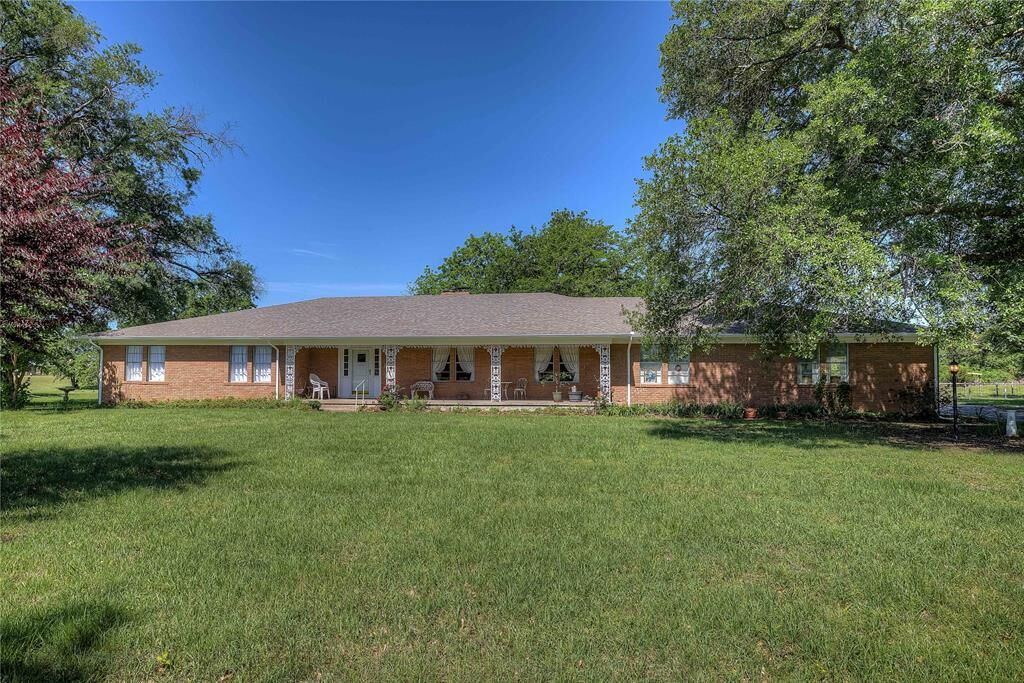 Property Photo:  2007 Church Street  TX 75482 