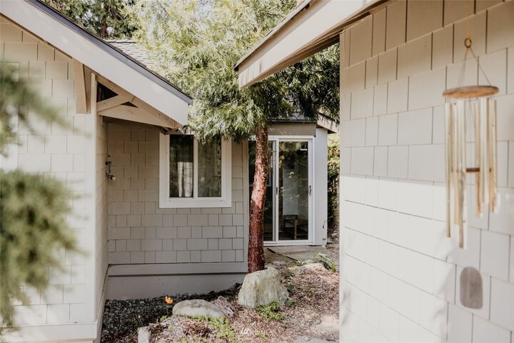 Property Photo: 1029 E Orange WA 98233