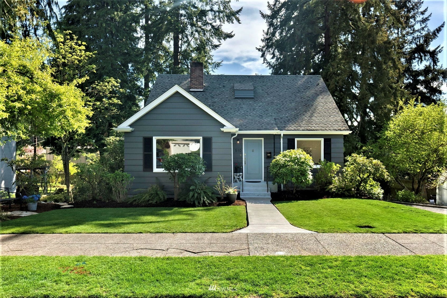 Property Photo:  510 Farallone Avenue  WA 98466 