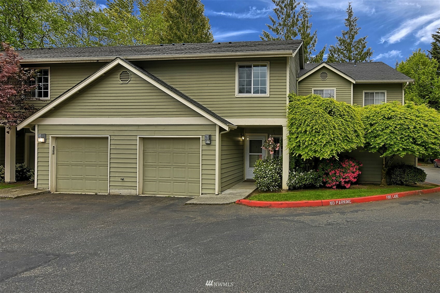 Property Photo:  9825 18th Avenue W D3  WA 98204 