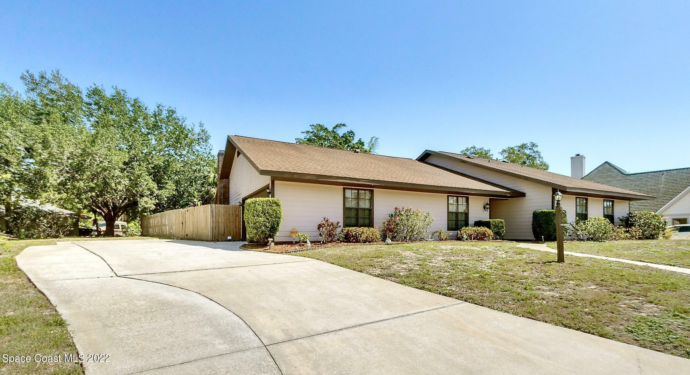 Property Photo:  2555 Kumquat Street NE  FL 32905 