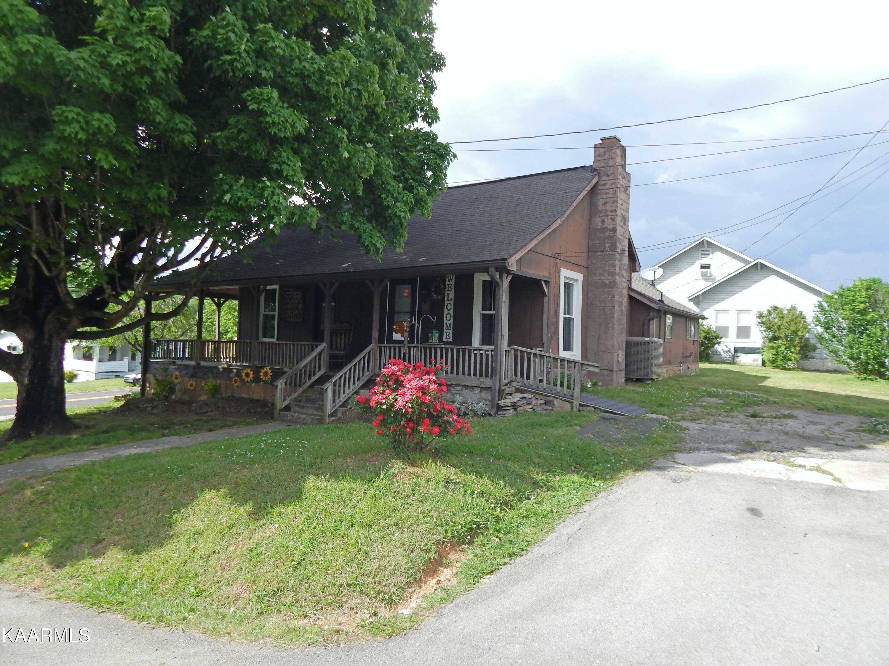 Property Photo:  112 N Farnum St  TN 37737 