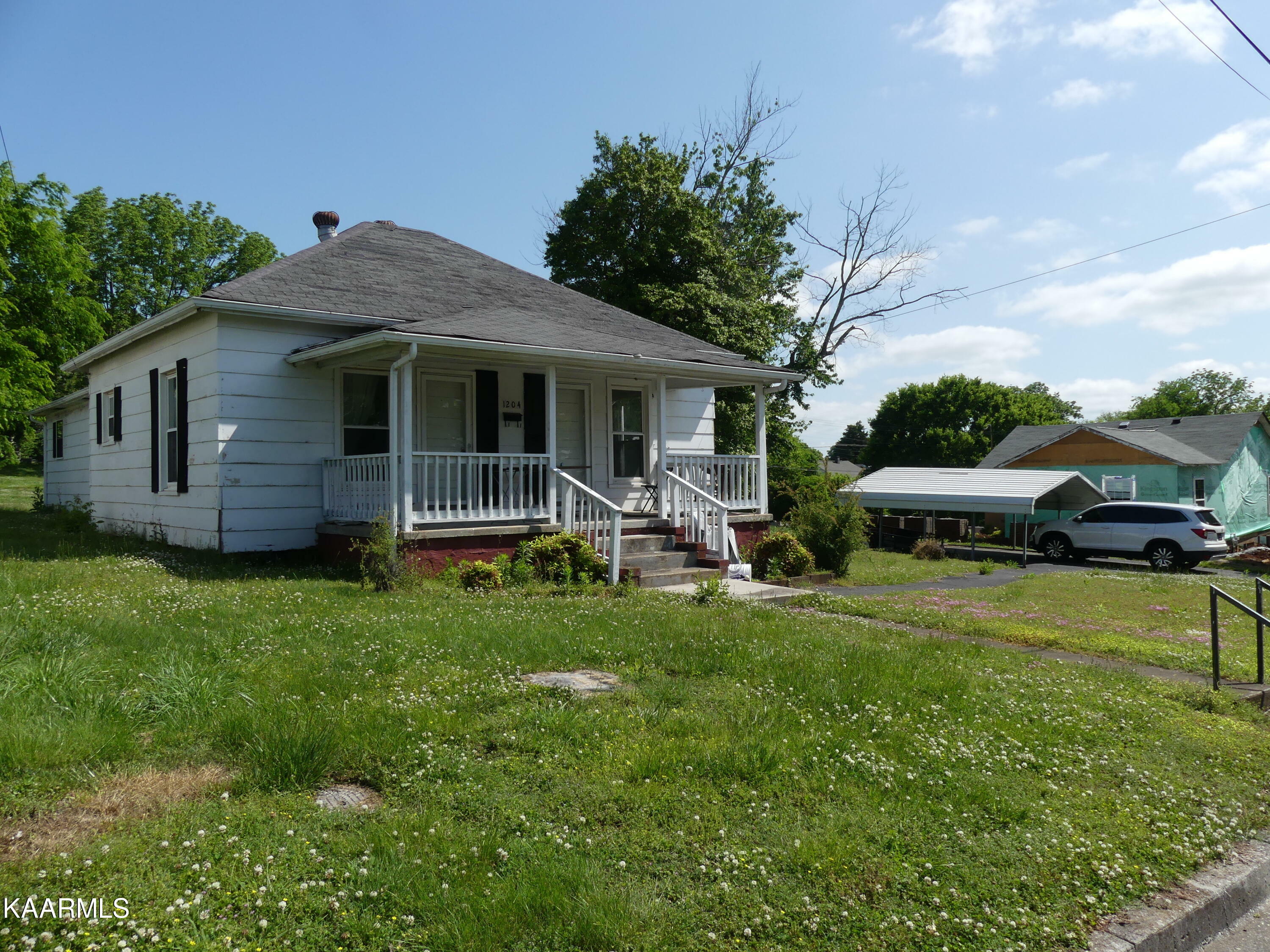 Property Photo:  1204 Cannon Ave  TN 37874 