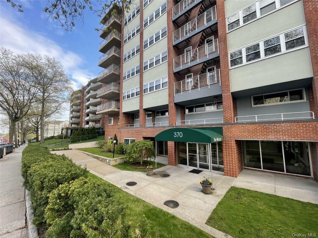 Property Photo:  370 Westchester Avenue 6T  NY 10573 