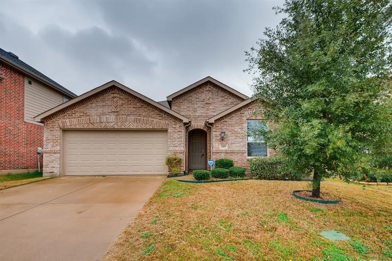 Property Photo: 1109 Grimes Drive TX 75126