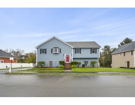 Property Photo: 5 Birch Pond Dr MA 01906
