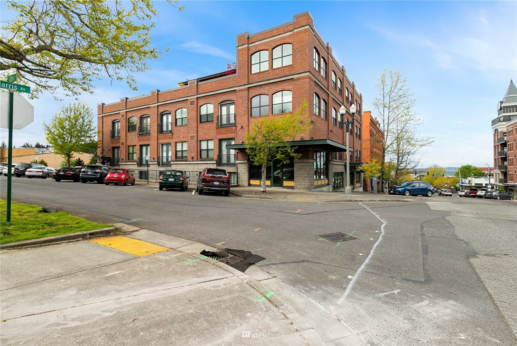 Property Photo:  1224 Harris Avenue 203  WA 98225 