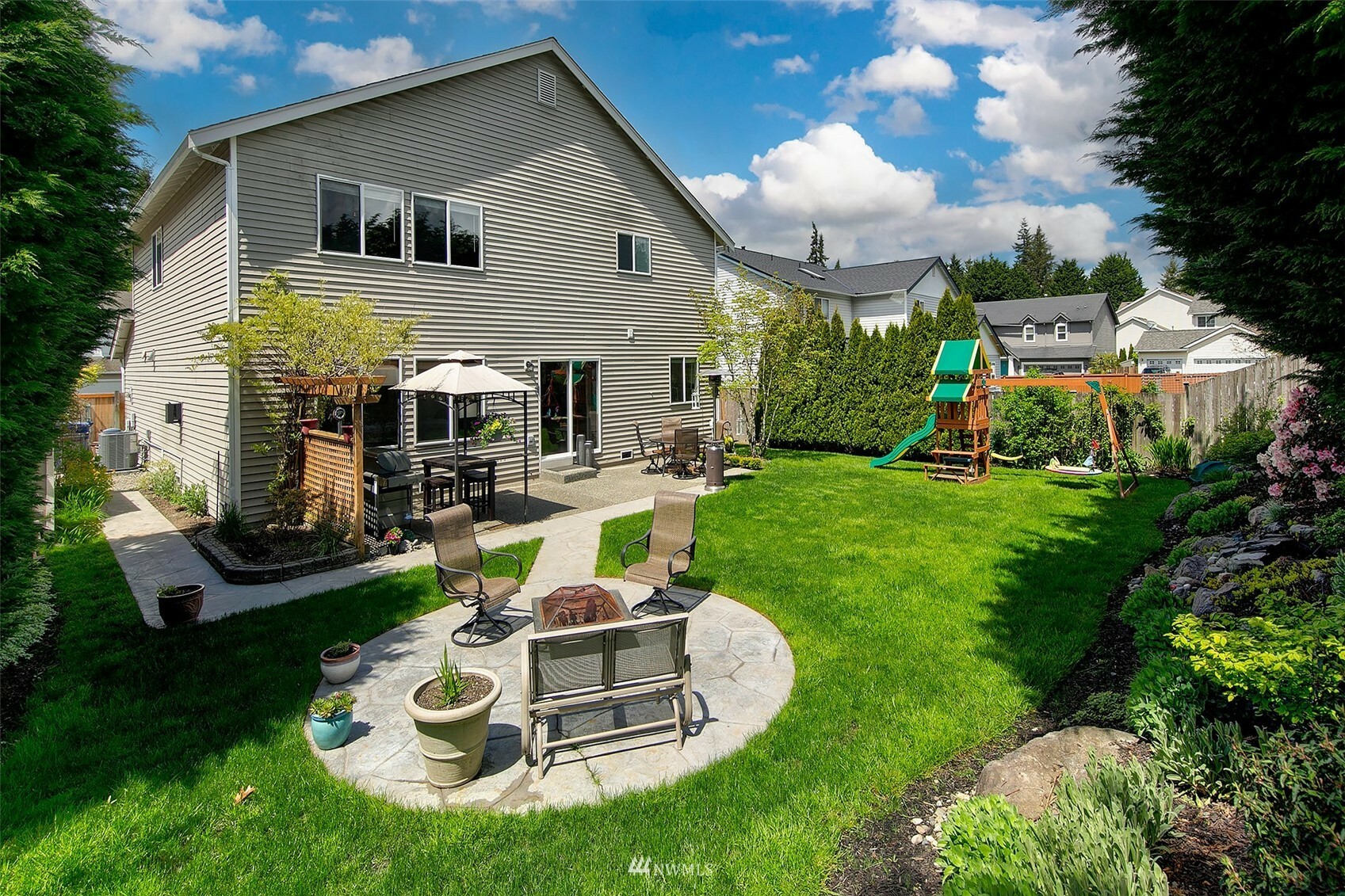 Property Photo:  13811 49th Avenue SE  WA 98208 