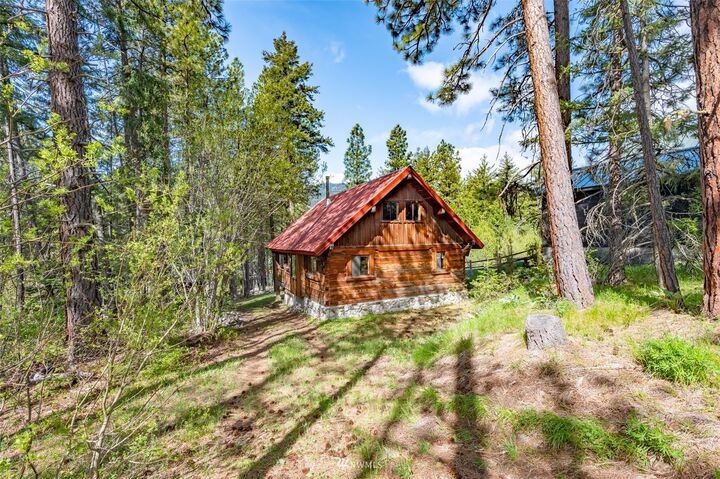 Property Photo: 25712 Bridle Lane WA 98826