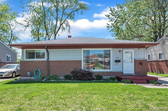 Property Photo:  30619 Bradford Street  MI 48186 