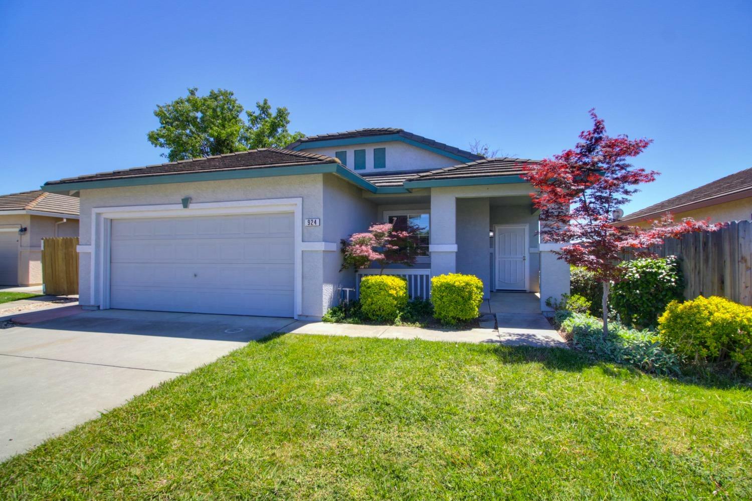 Property Photo: 924 Bateman Court CA 95632