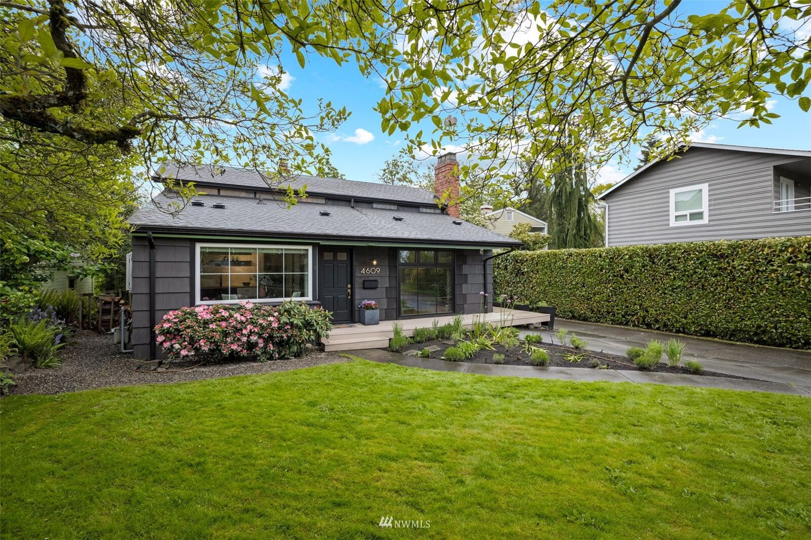 Property Photo:  4609 48th Avenue S  WA 98118 