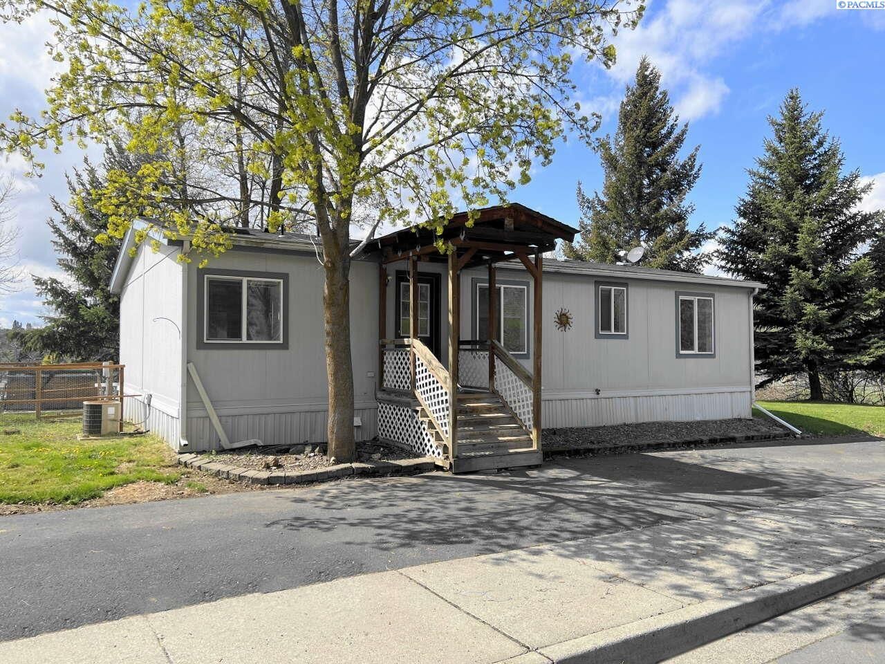 Property Photo:  1019 N Park Street  WA 99111 