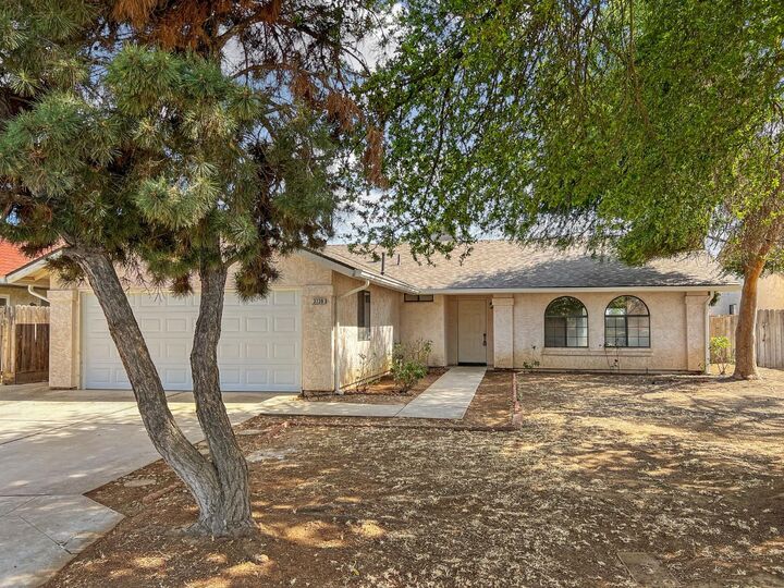 3739 W Fedora Avenue  Fresno CA 93722 photo