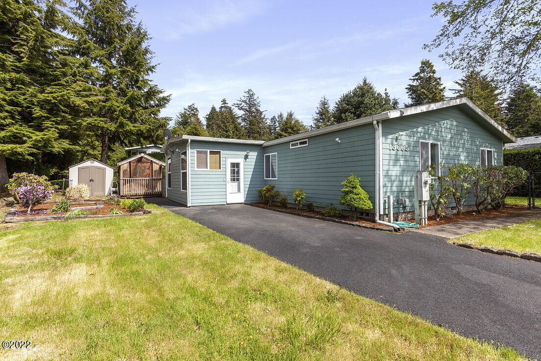 Property Photo:  13665 NW Pali Street  OR 97376 