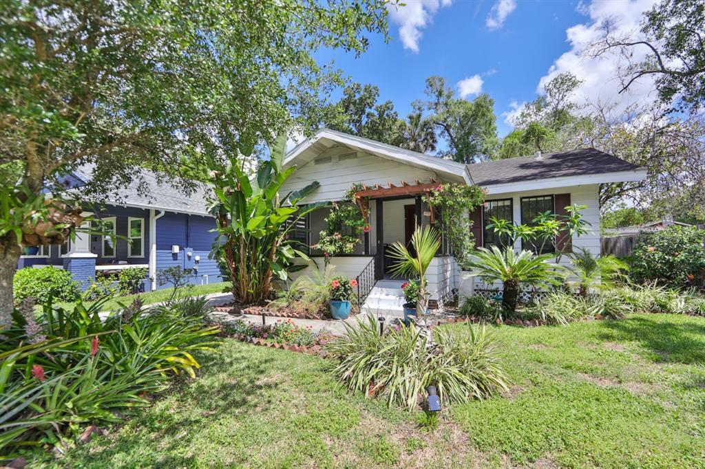 Property Photo:  903 W Henry Avenue  FL 33604 