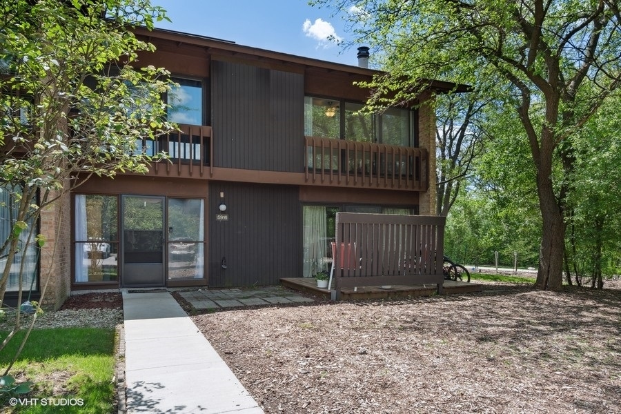 Property Photo:  5916 Greenview Road  IL 60532 