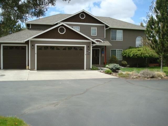 Property Photo:  6909 NE Juniper Ridge Road  OR 97756 