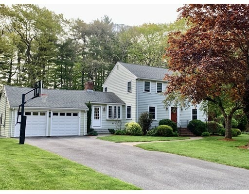 Property Photo: 9 Ledgetree Rd MA 02052