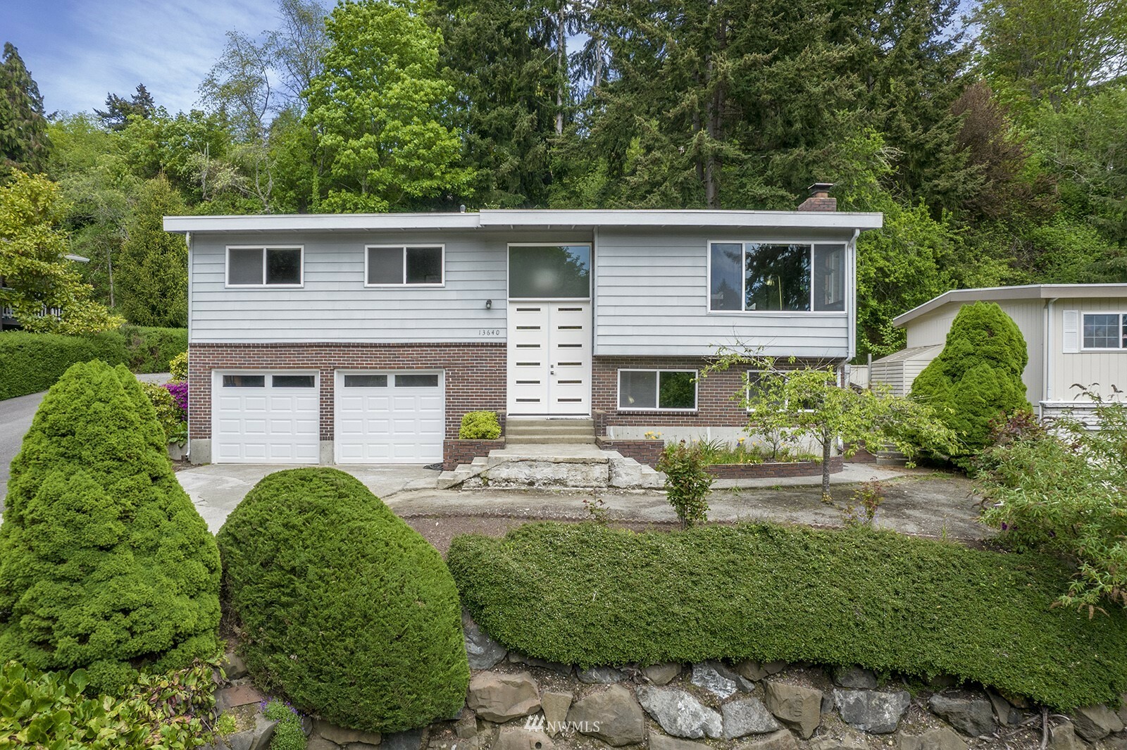 Property Photo:  13640 17th Avenue SW  WA 98166 