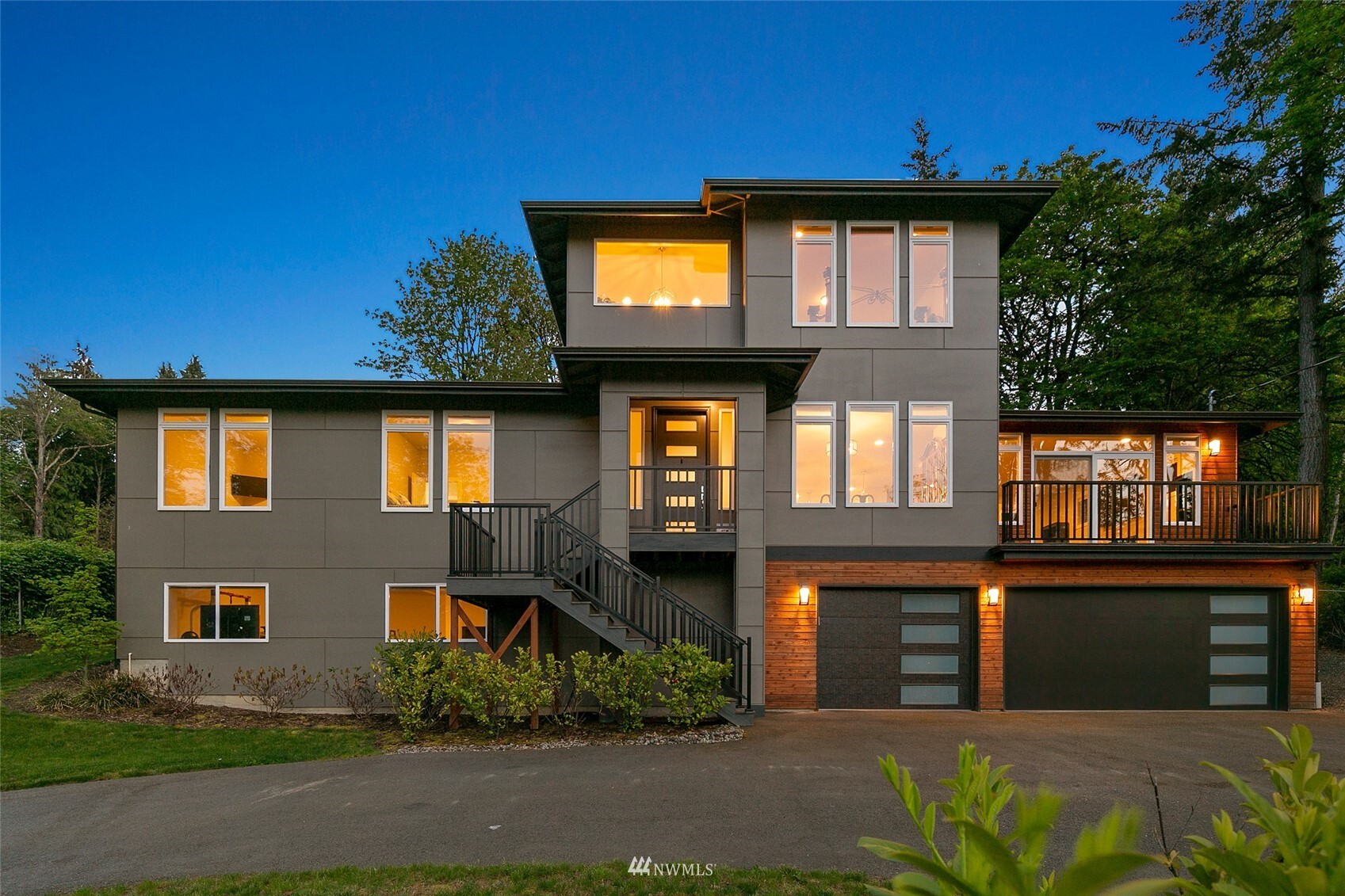 Property Photo: 7811 S 132nd Street WA 98178