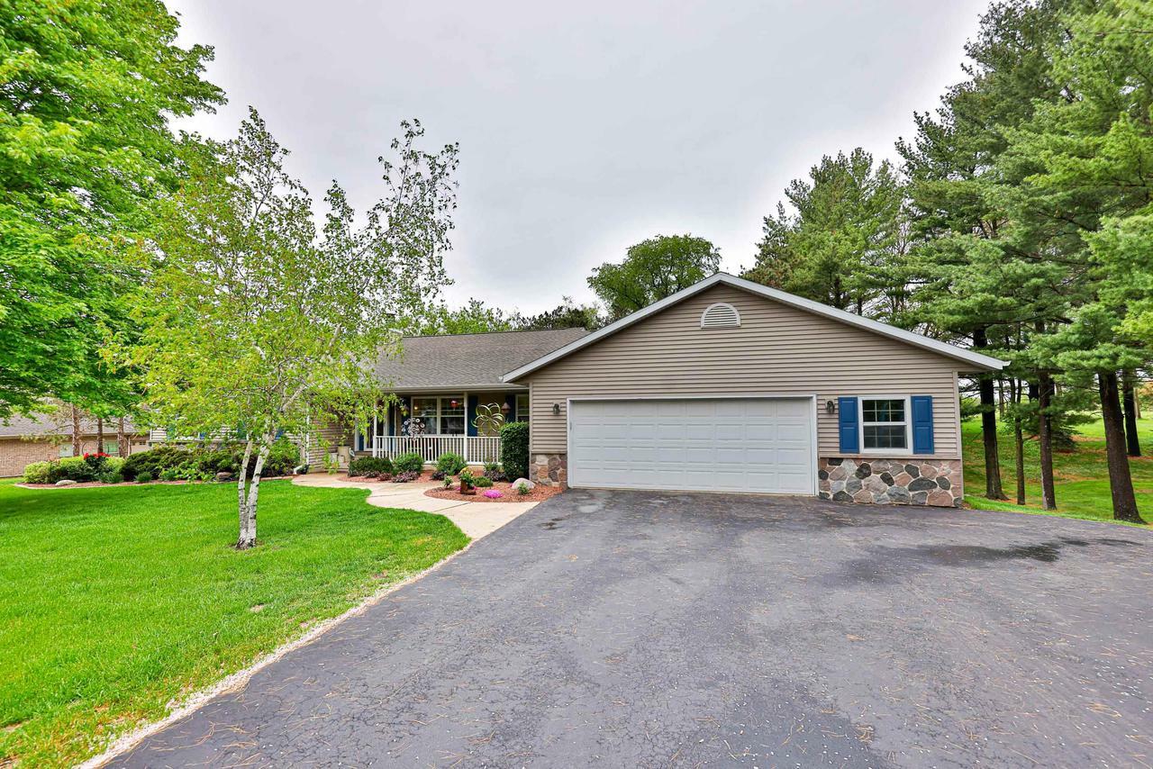 Property Photo:  4101 East Stone Ridge Dr  WI 53563 