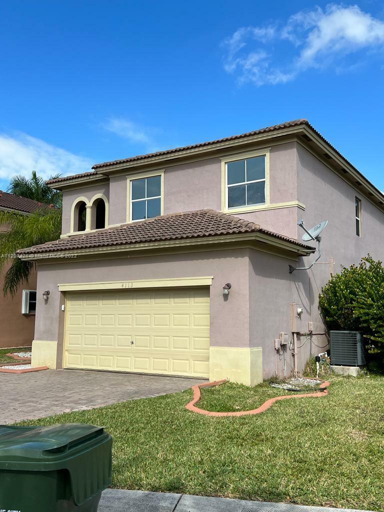 Property Photo: 4113 NE 22nd Ln FL 33033