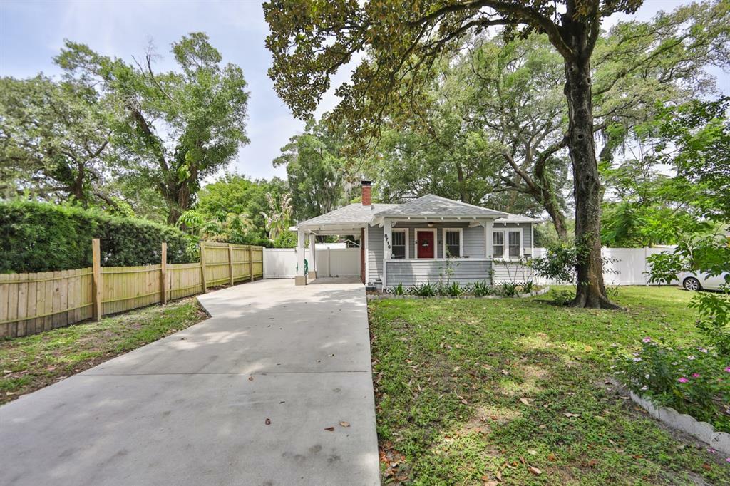 Property Photo:  8716 N Ola Avenue  FL 33604 