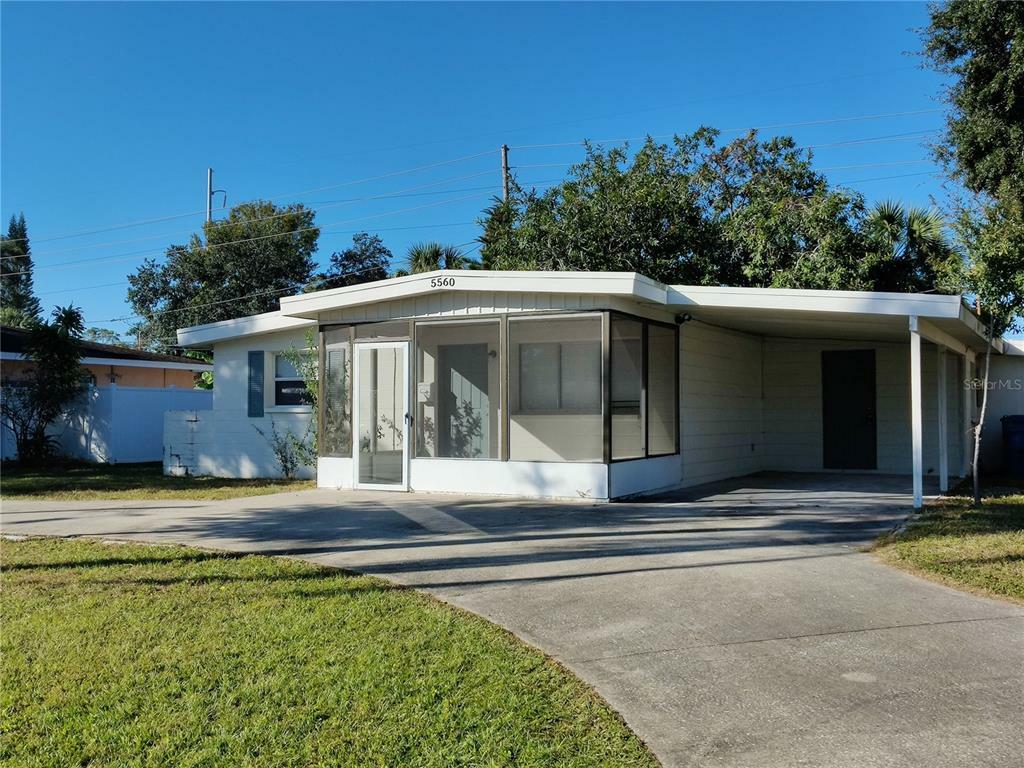 Property Photo:  5560 Bay Street NE  FL 33703 