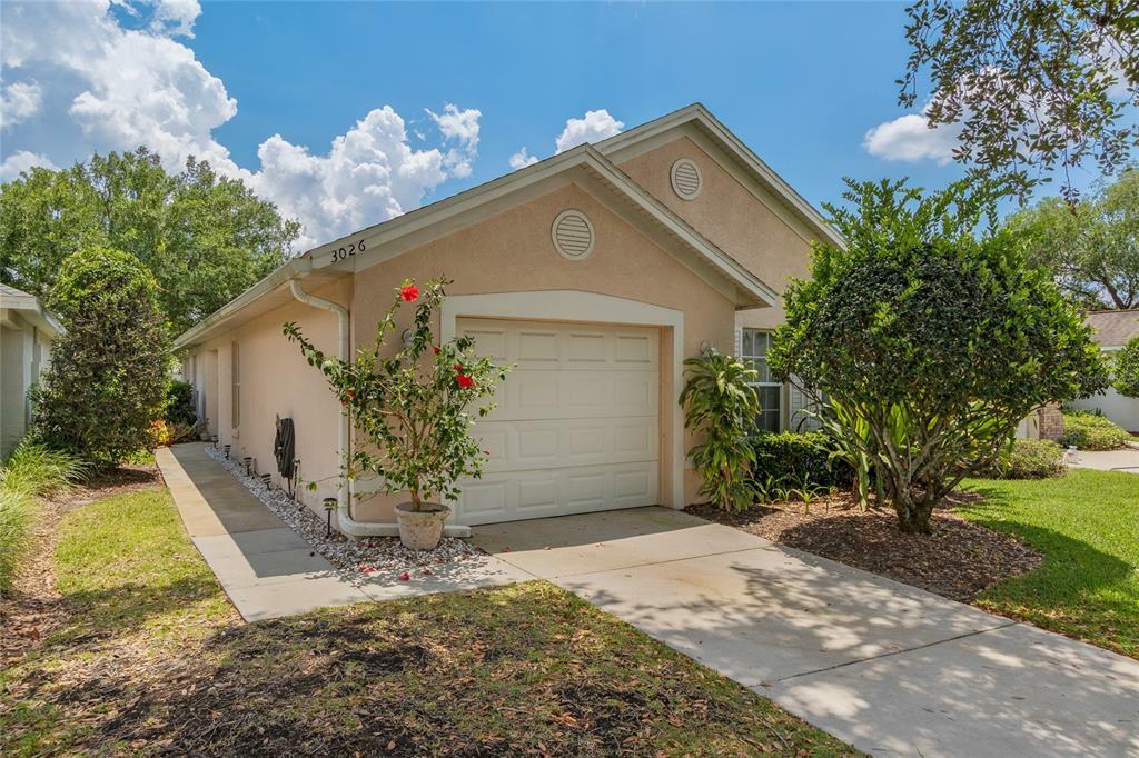 Property Photo:  3026 Andover Court  FL 32757 