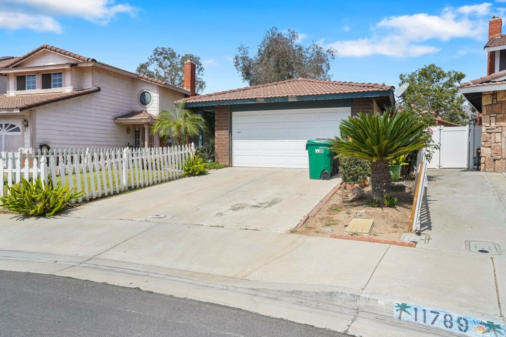 Property Photo:  11797 Wild Flax Lane  CA 92557 