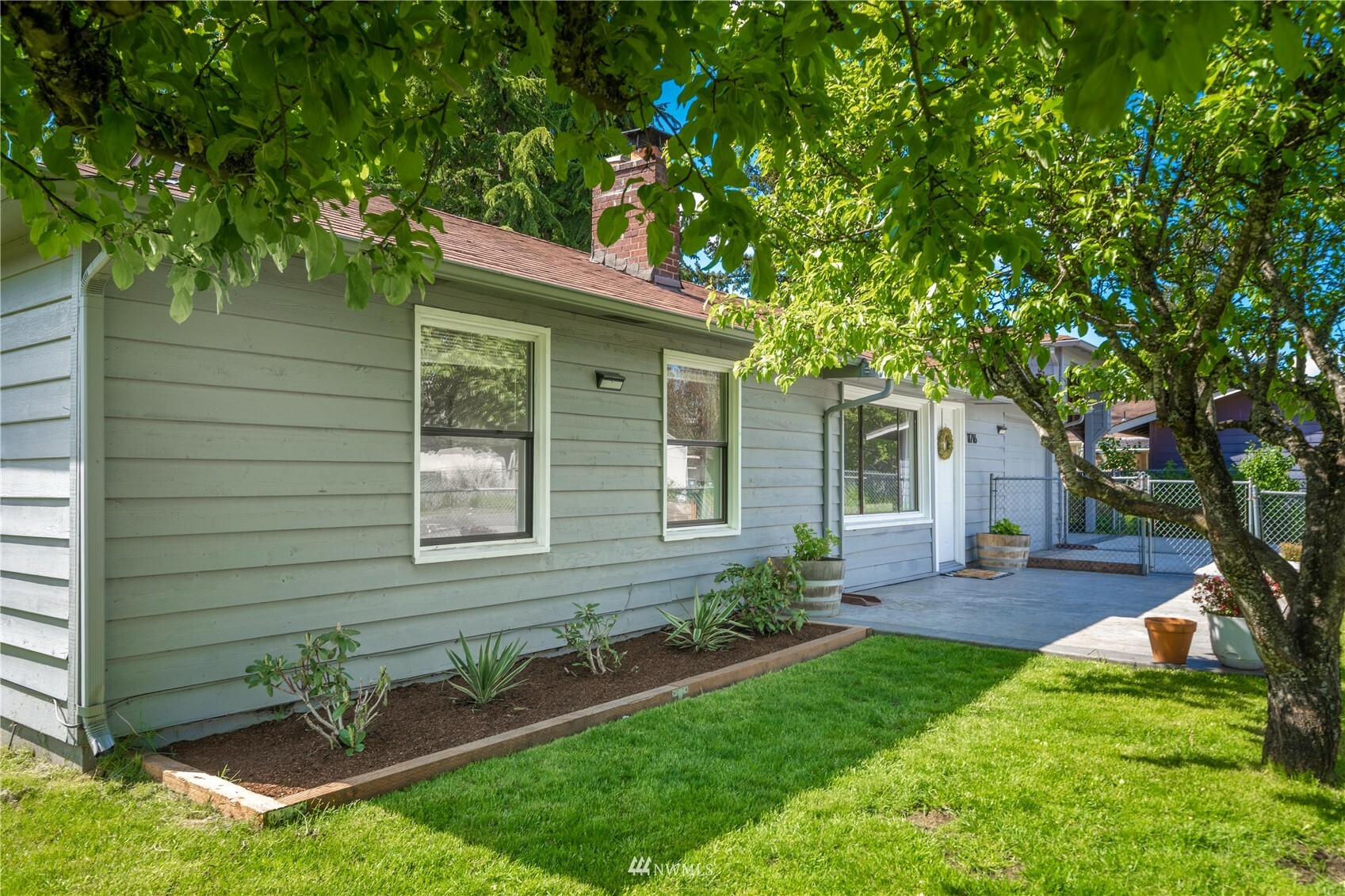 Property Photo:  11716 Sheridan Avenue S  WA 98444 