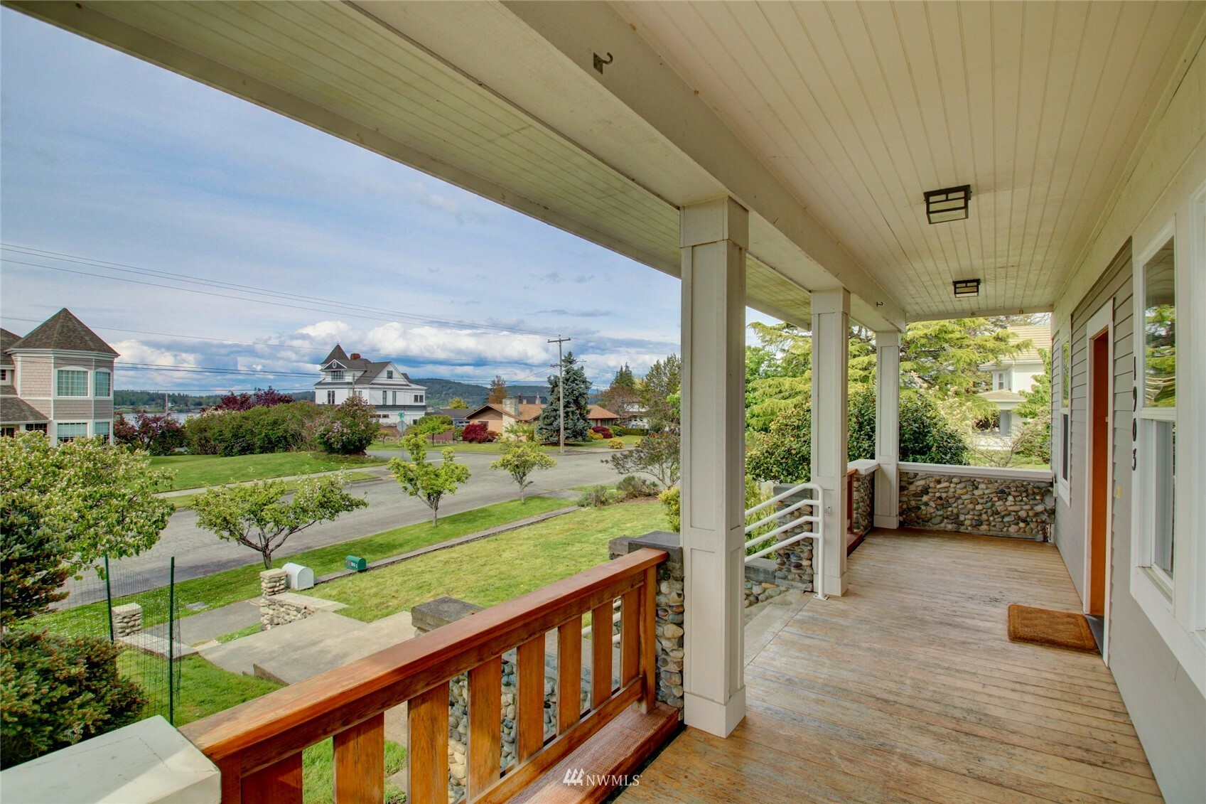 Property Photo:  1903 9th Street  WA 98221 