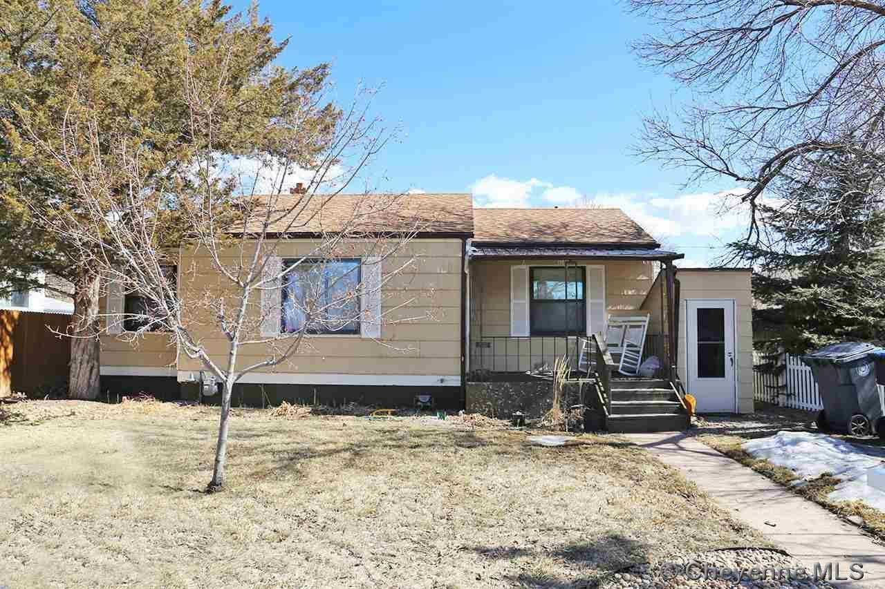 Property Photo:  1515 Oak Ct  WY 82001 