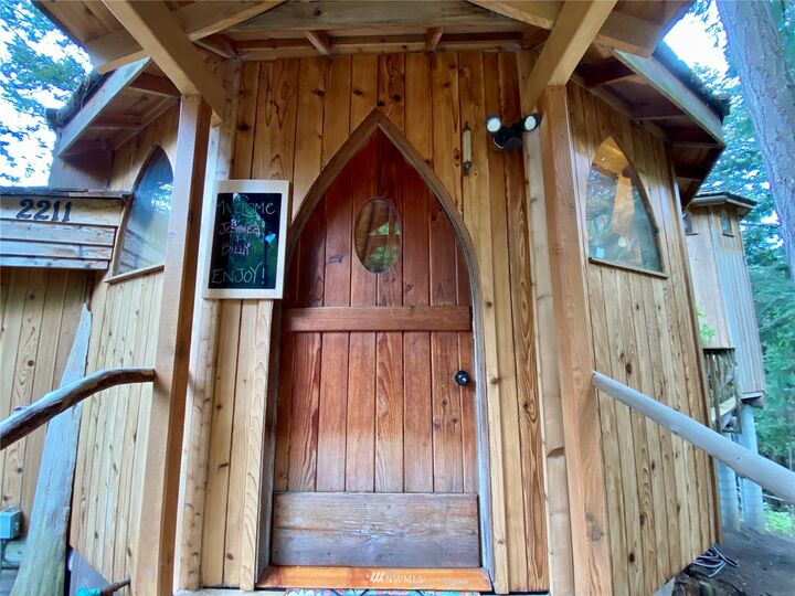 Property Photo: 2211 Raccoon Point Road WA 98245