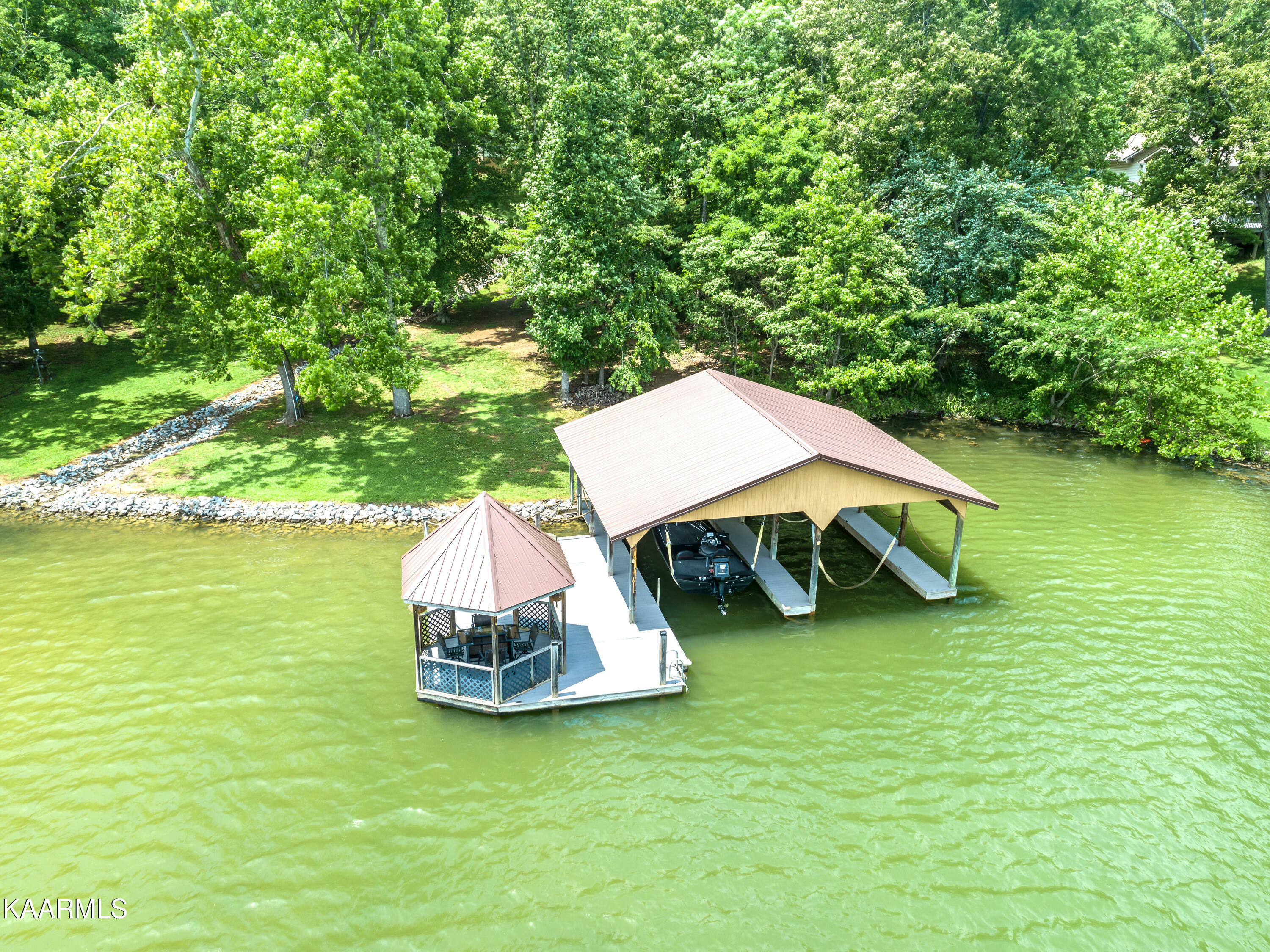 Property Photo:  111 Lake Shadow Drive  TN 37880 