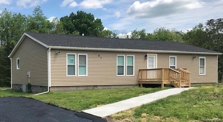91 E Dorsey Lane  Poughkeepsie NY 12601 photo