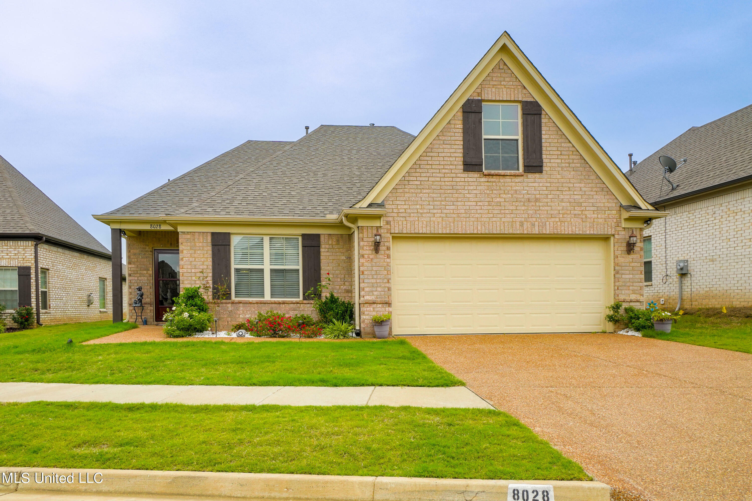 Property Photo: 8028 Switzer Drive MS 38671