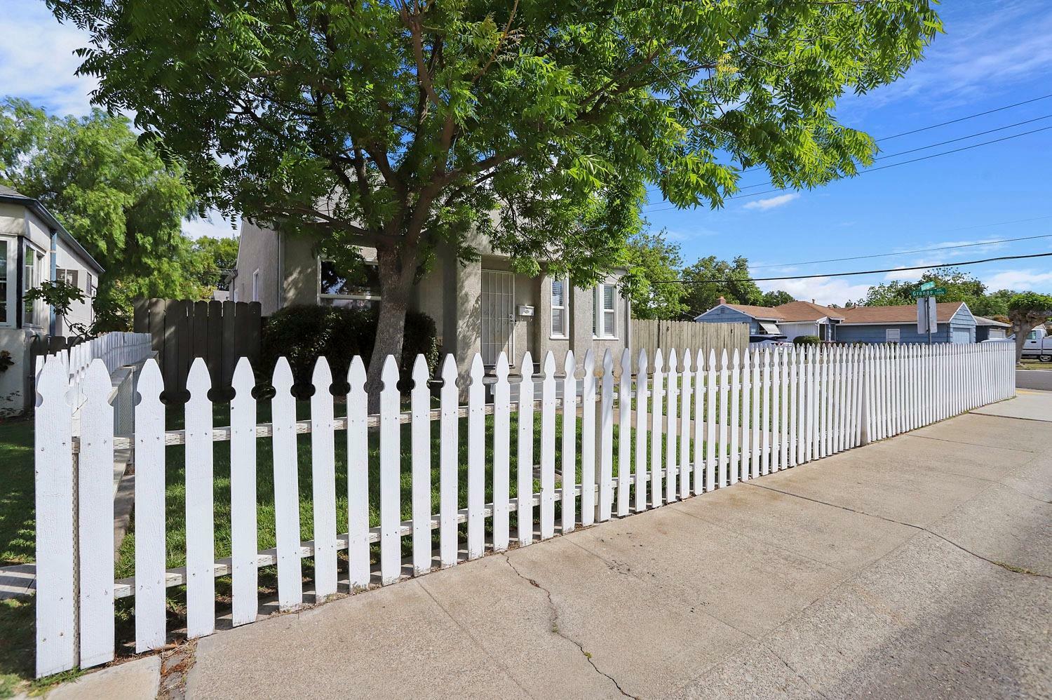 Property Photo: 1701 Roselawn Avenue CA 95204