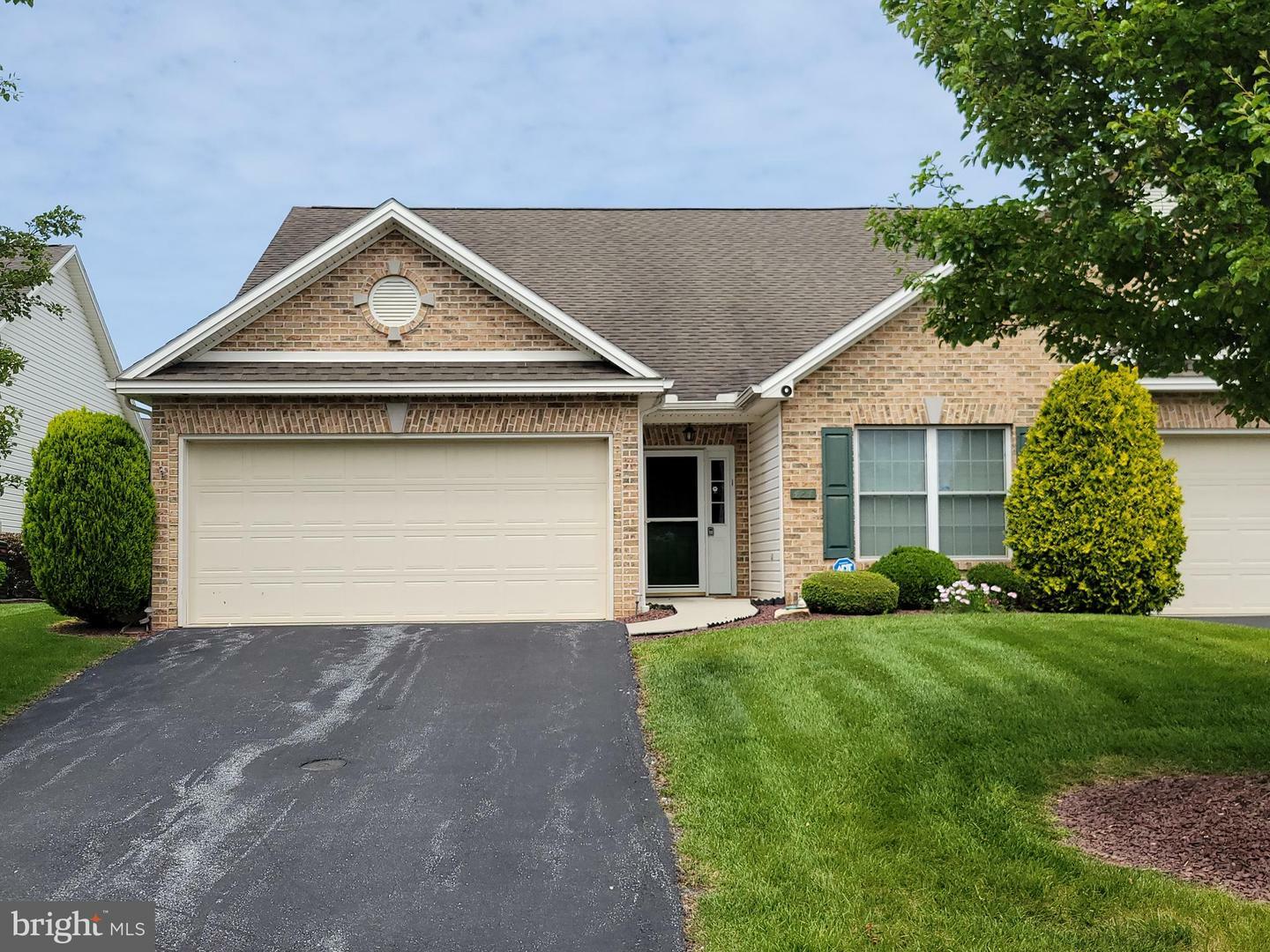 Property Photo:  424 Baumgardner Drive  PA 17112 