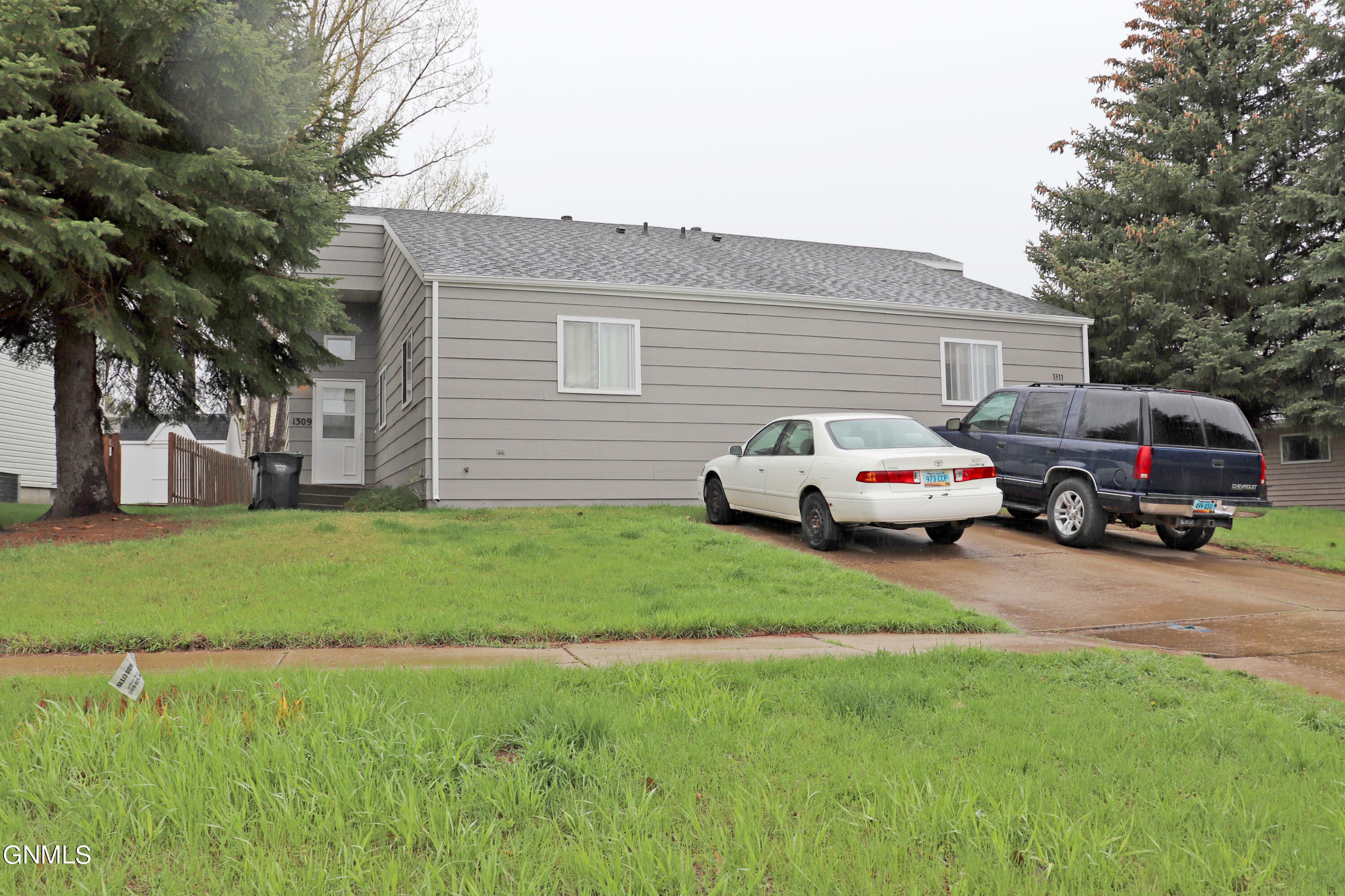 Property Photo:  1309&Amp 1311 3 Avenue NE  ND 58554 