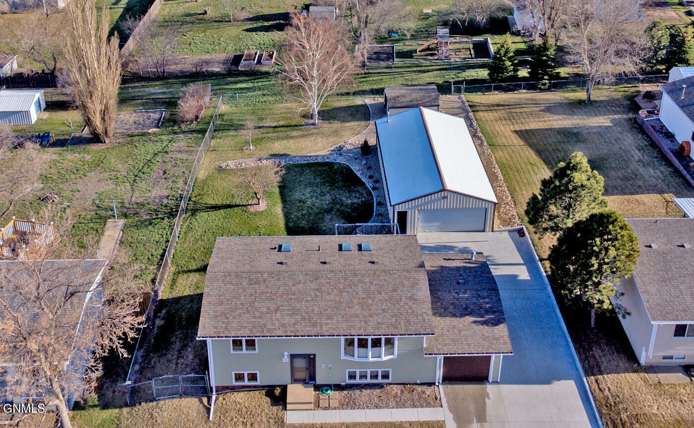 Property Photo:  2162 Missouri Drive N  ND 58554 