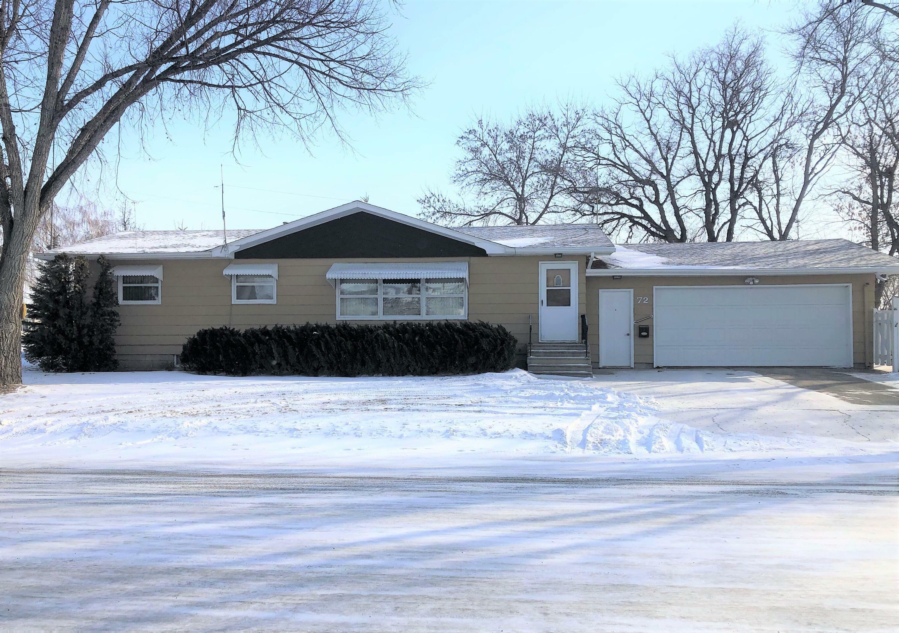 Property Photo:  72 3rd Avenue N  ND 58421 