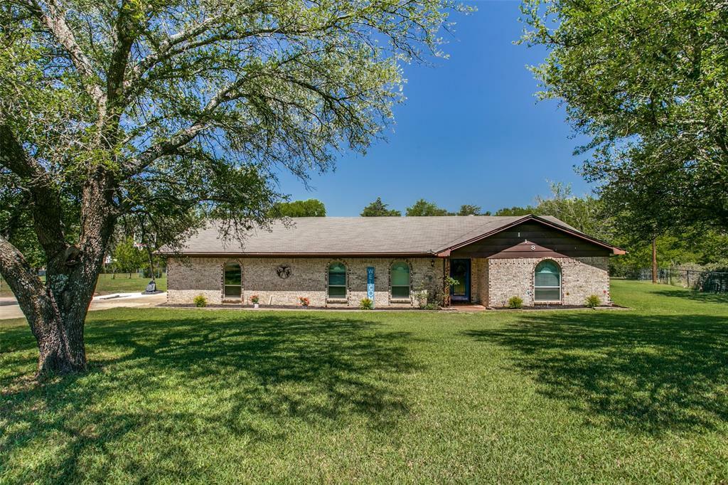 Property Photo:  118 Colonial Circle  TX 76028 