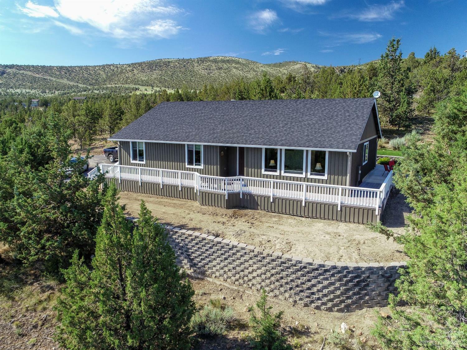 Property Photo: 8000 SW Ridge Lane OR 97753