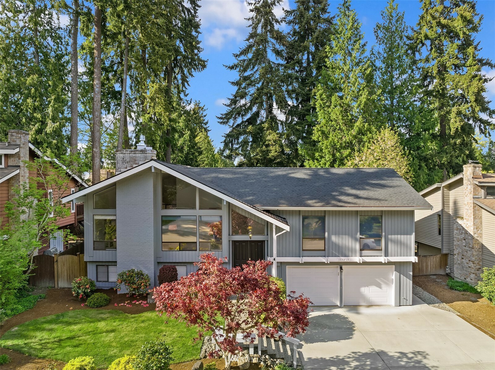 Property Photo:  18720 SE 45th Street  WA 98027 