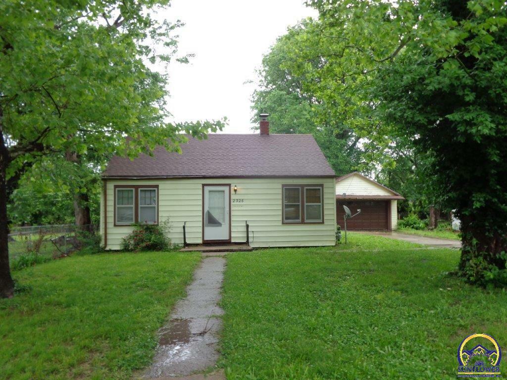 Property Photo:  2326 SE Kentucky Ave  KS 66605 