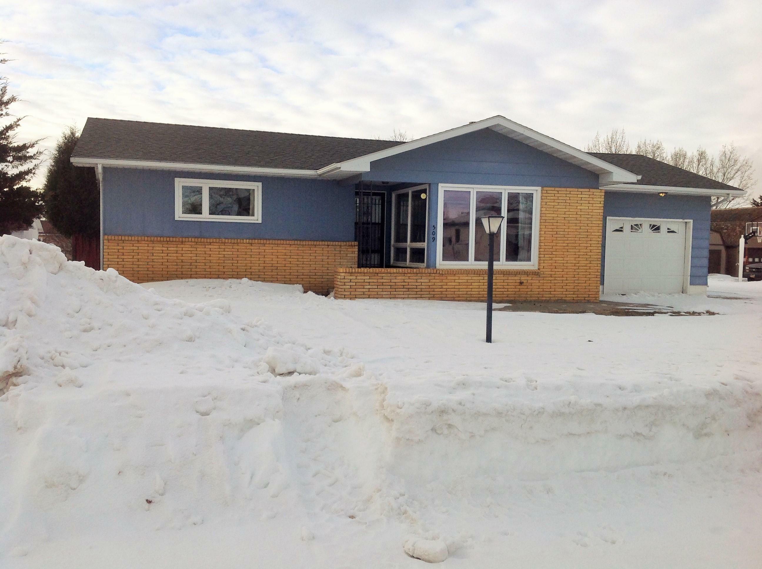 Property Photo:  509 2nd Avenue E  SD 57642 