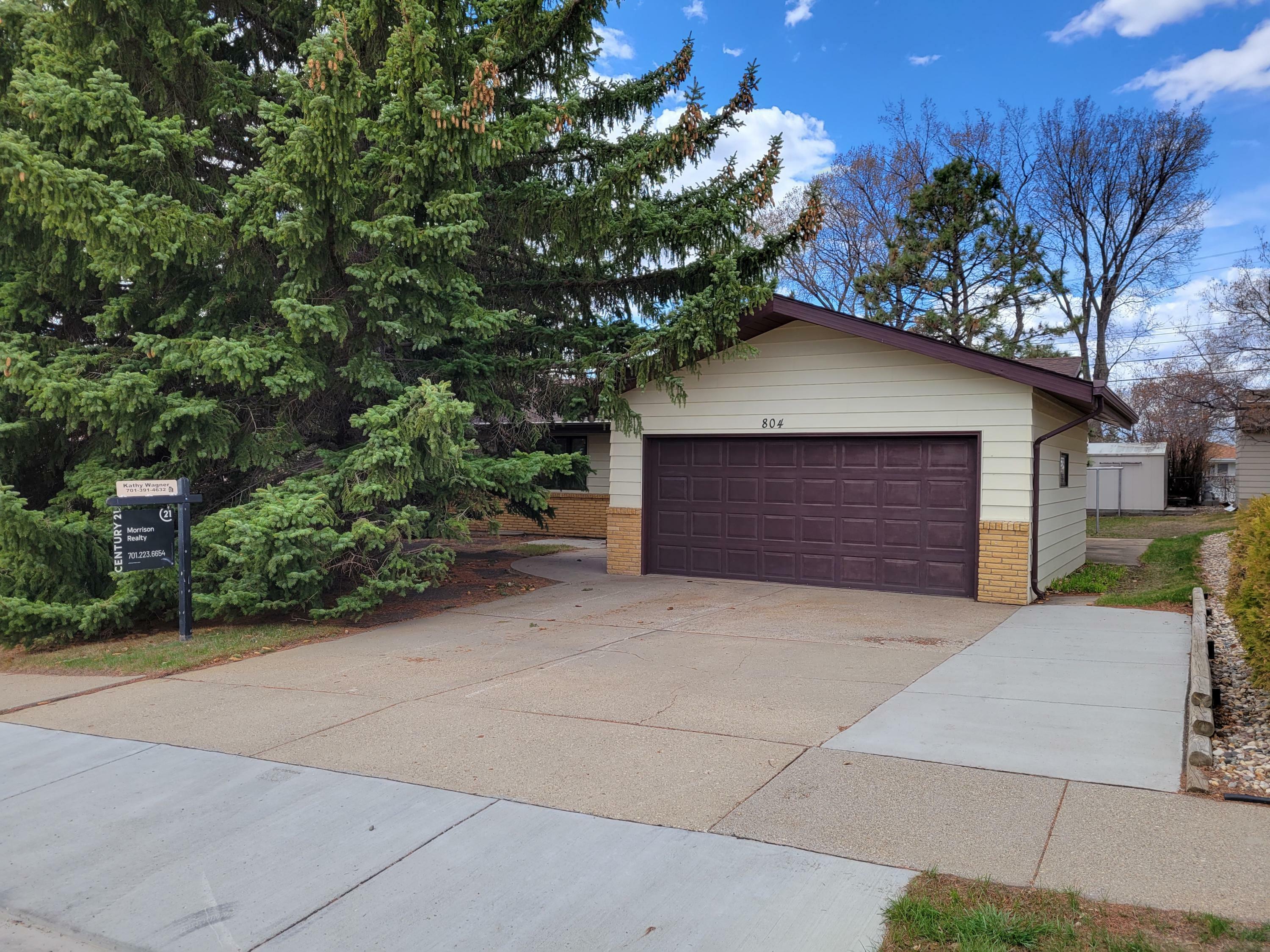 Property Photo:  804 N 29th Street  ND 58501 