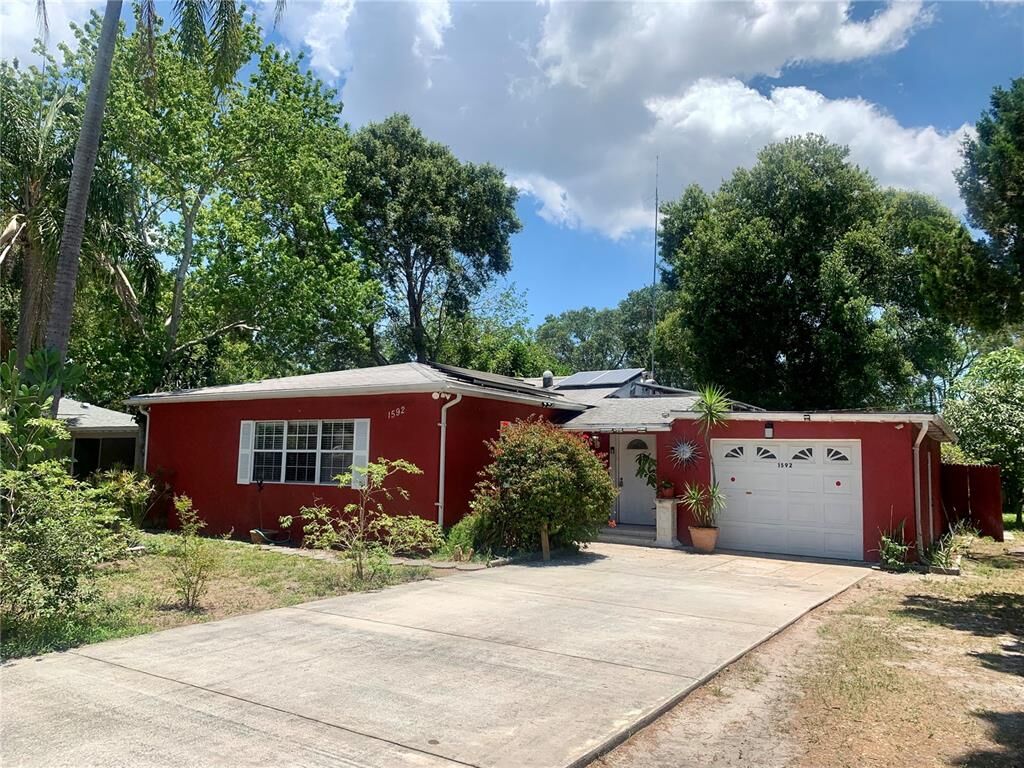 Property Photo: 1592 Canterbury Road N FL 33710